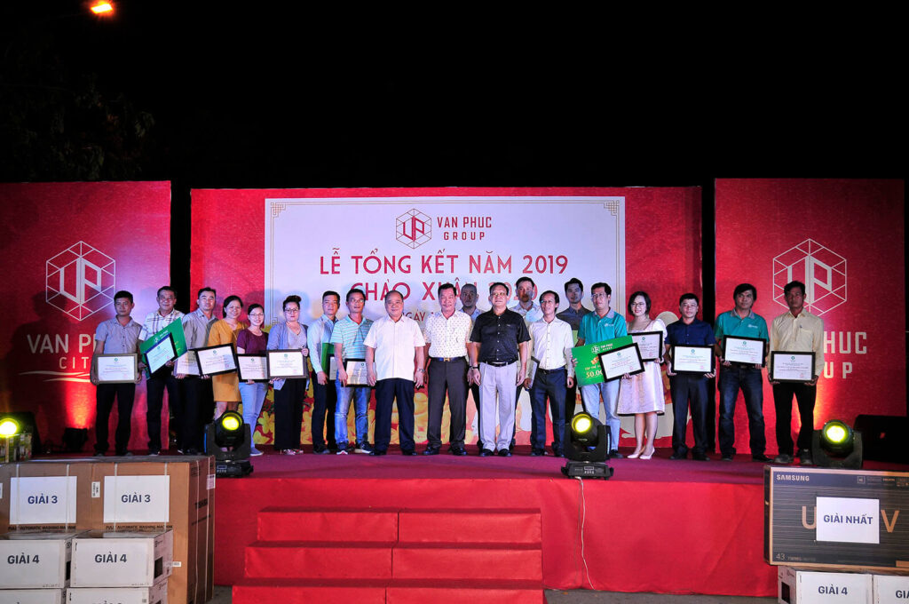 tap doan bat dong san van phuc tong ket tat nien