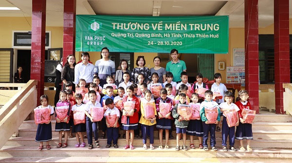 ung ho dong bao mien trung bi lu lut