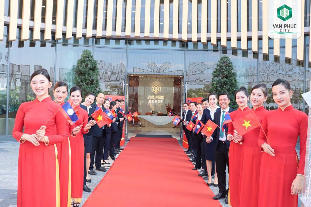 pho thu tuong lao tham va lam viec tai van phuc city