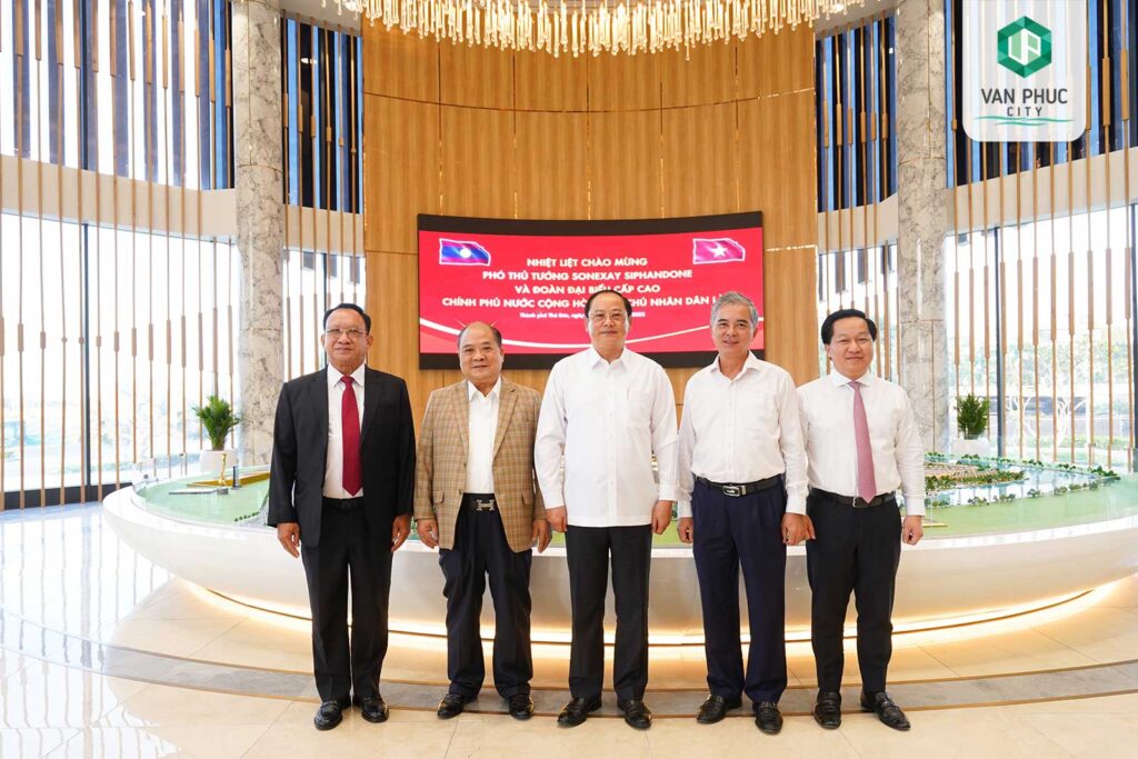 pho thu tuong lao tham va lam viec tai van phuc city