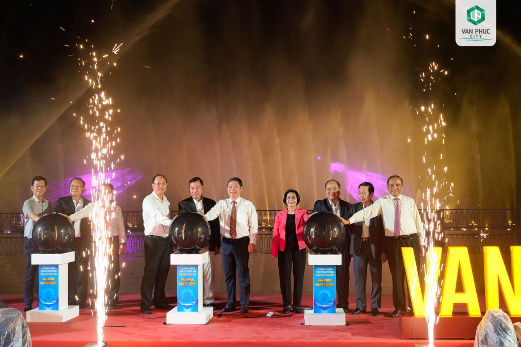 Khánh thành công trình Van Phuc Water Show